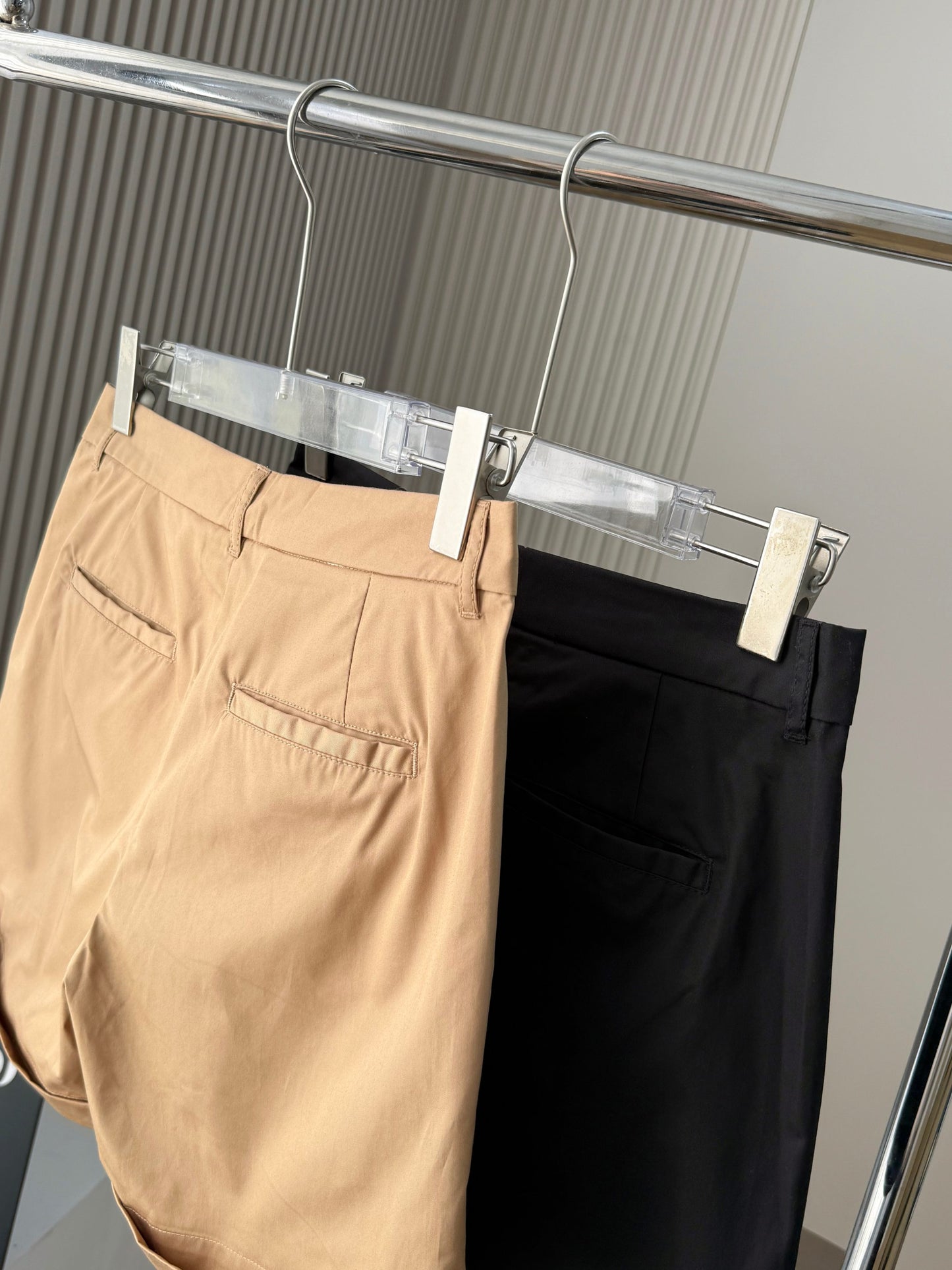 Women's New Fashion Casual Joker Loose Zipper Shorts Retro Women's Chic Shorts.